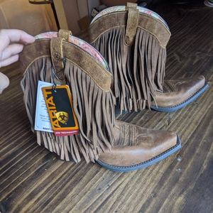 NEW Ariat brown leather fringe boots